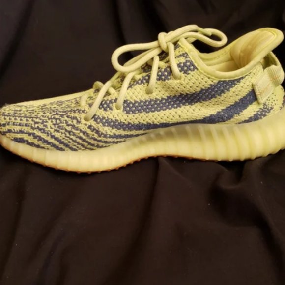 Yeezy Boost 350 v2 main image 5